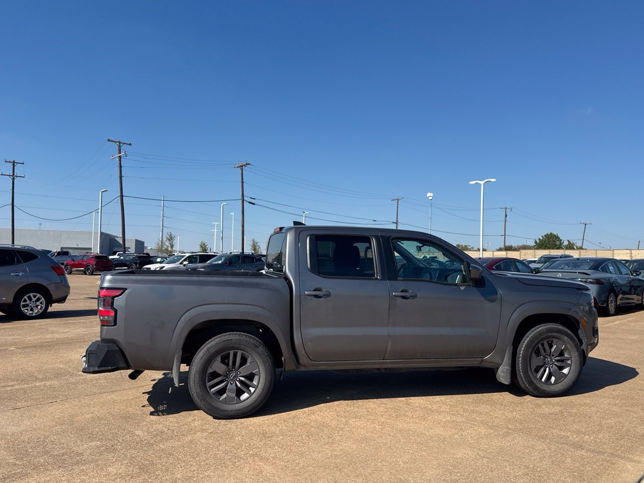 Used 2025 Nissan Frontier SV RWD image 28