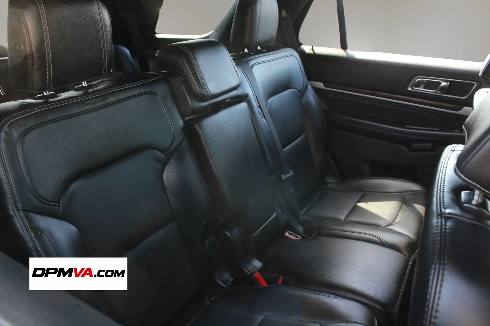Used 2018 Ford Explorer Limited w/ Equipment Group 301A AWD/4WD image 17