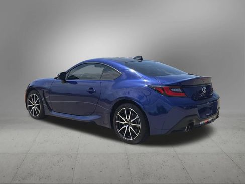 Used 2022 Toyota GR86 RWD image 4