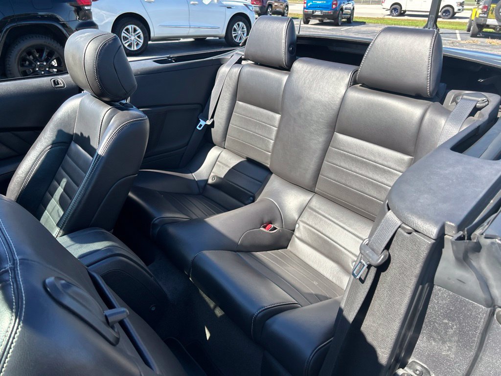 Used 2013 Ford Mustang Premium RWD image 33