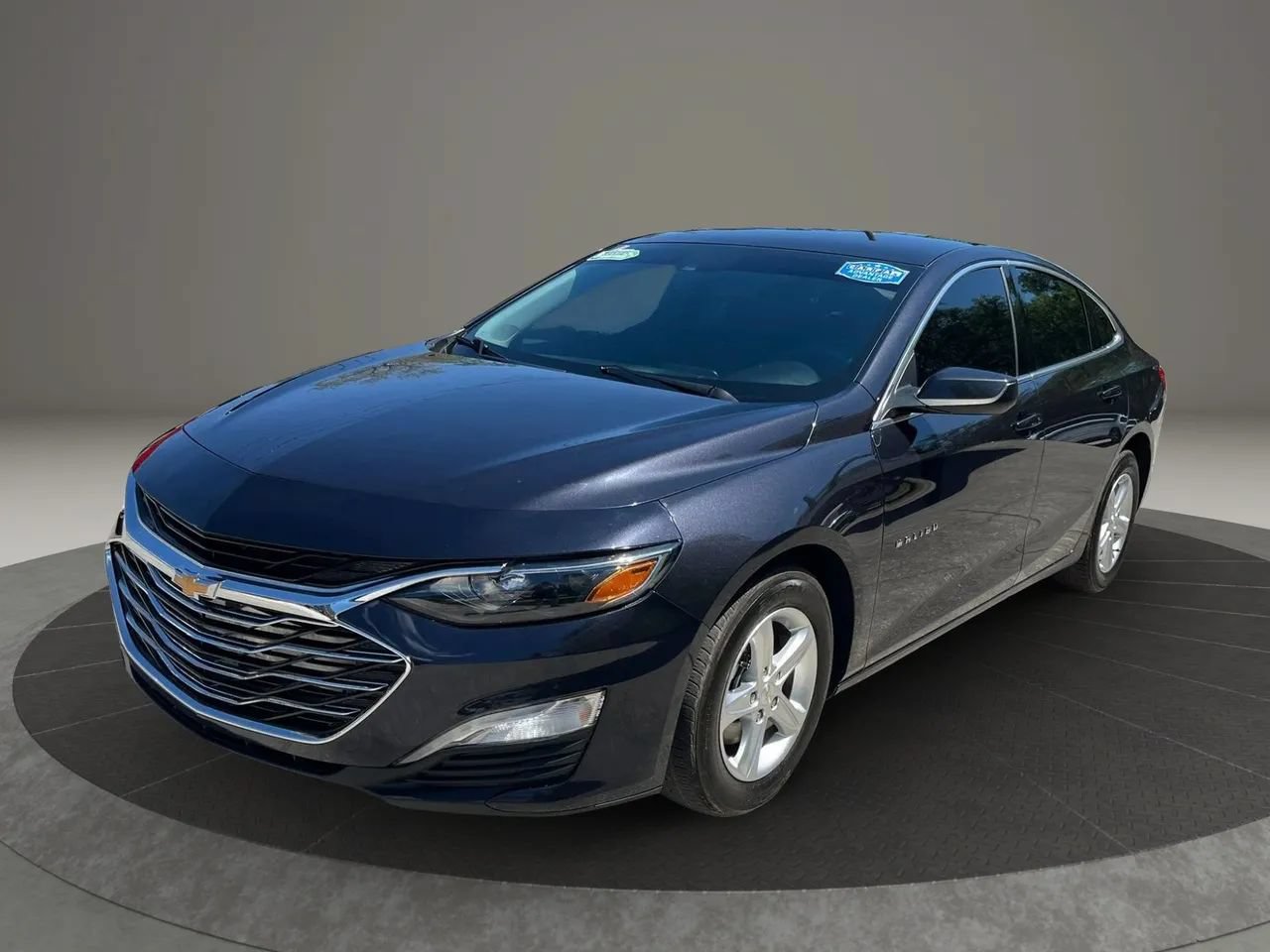 Used 2023 Chevrolet Malibu LT FWD image 3
