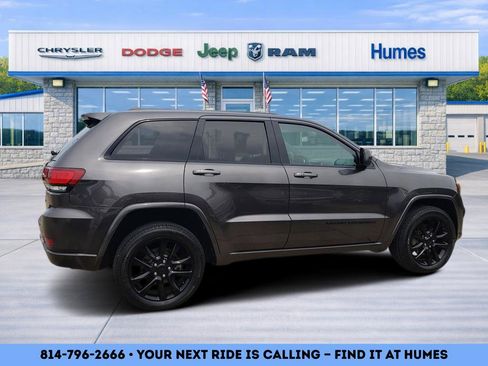 Used 2021 Jeep Grand Cherokee Laredo X AWD/4WD image 2