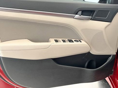 Used 2019 Hyundai Elantra SEL image 14