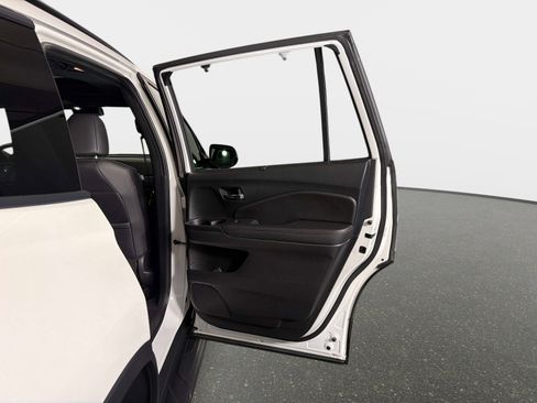 Used 2021 Honda Pilot Elite image 25