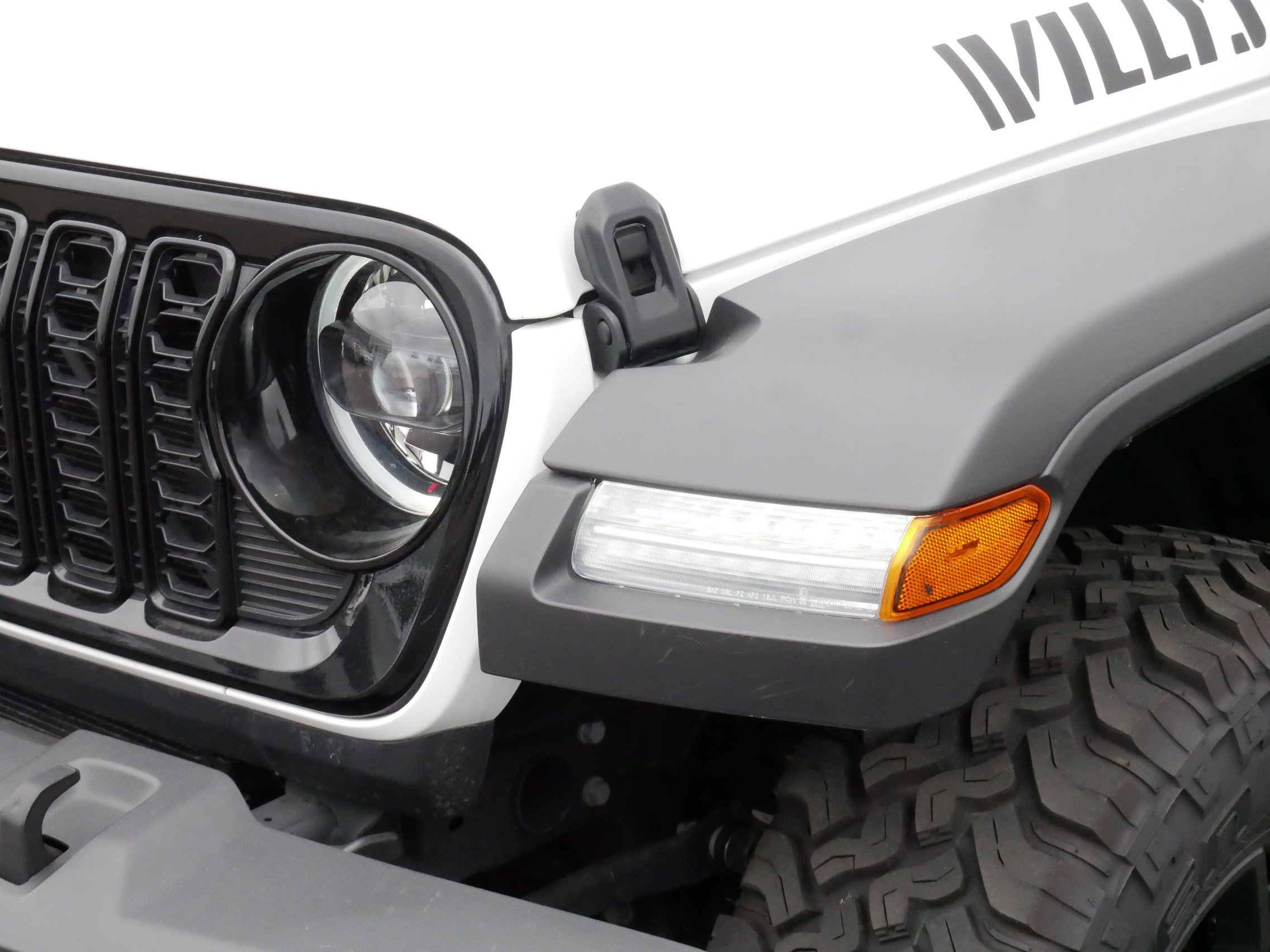 Used 2025 Jeep Wrangler Unlimited Sport AWD/4WD image 16