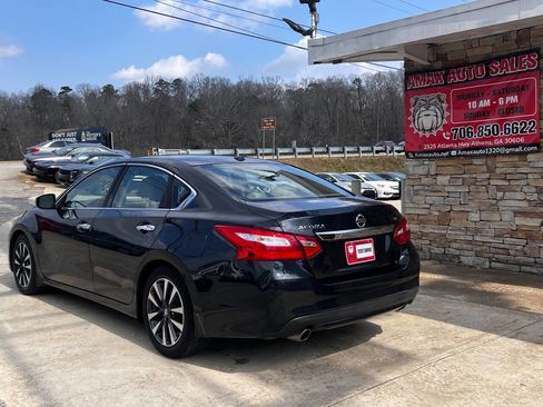 Used 2016 Nissan Altima 2.5 SL w/ 2.5 Technology Package image 4