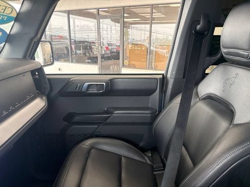 Certified 2025 Ford Bronco Badlands AWD/4WD image 24