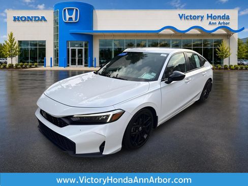 Used 2025 Honda Civic Sport image 1