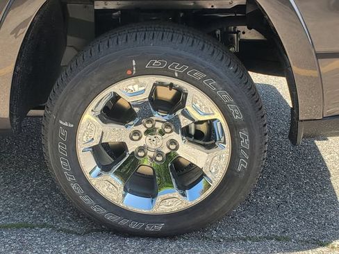 New 2026 RAM 1500 4x4 Crew Cab image 5