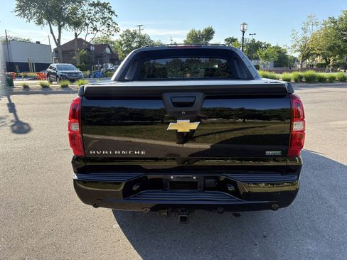 Used 2011 Chevrolet Avalanche LT w/ Suspension Package, Off-Road AWD/4WD image 14