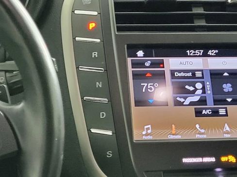 Used 2019 Lincoln MKC Reserve w/ MKC Climate Package image 25