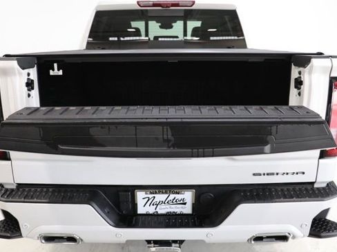 Used 2024 GMC Sierra 1500 Denali Ultimate image 32