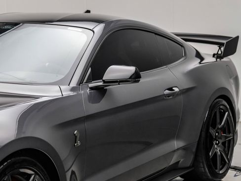 Used 2021 Ford Mustang Shelby GT500 w/ Carbon Fiber Track Pack RWD image 34