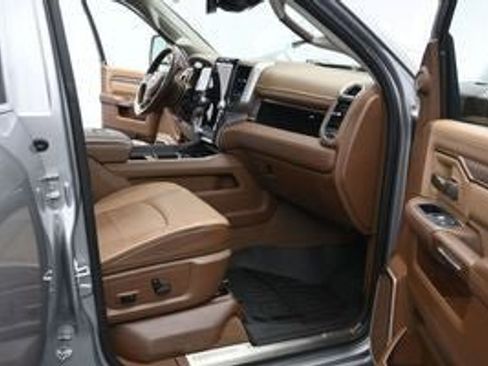 Used 2023 RAM 3500 Limited AWD/4WD image 57