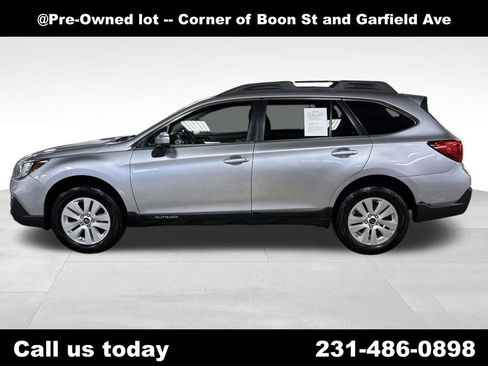 Used 2018 Subaru Outback 2.5i Premium image 2