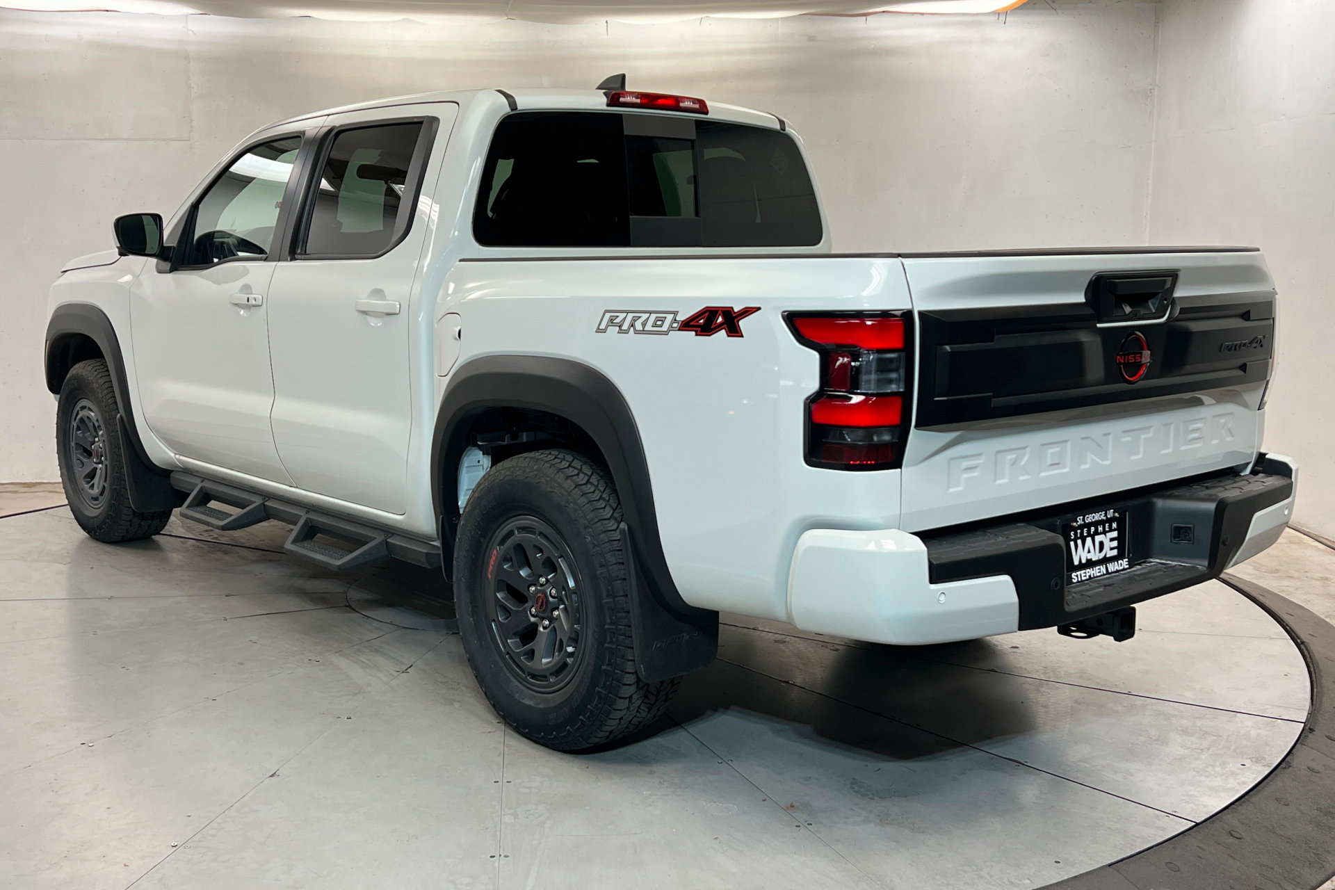 New 2026 Nissan Frontier PRO-4X w/ Pro-4x Convenience Package AWD/4WD image 3