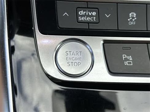 Used 2020 Audi Q7 3.0T Premium Plus image 11