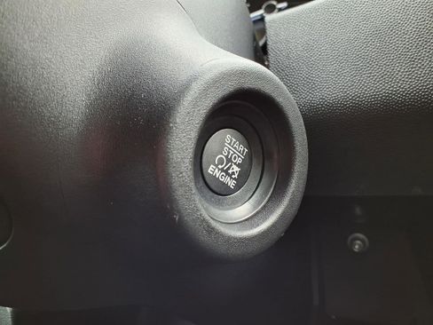 Used 2024 RAM ProMaster 2500 w/ Convenience Group image 17