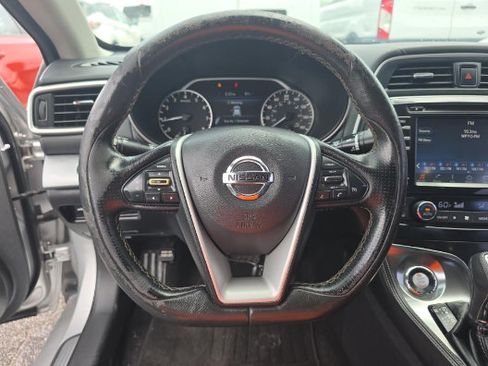 Used 2016 Nissan Maxima 3.5 SV w/ Interior Lighting Package FWD image 5