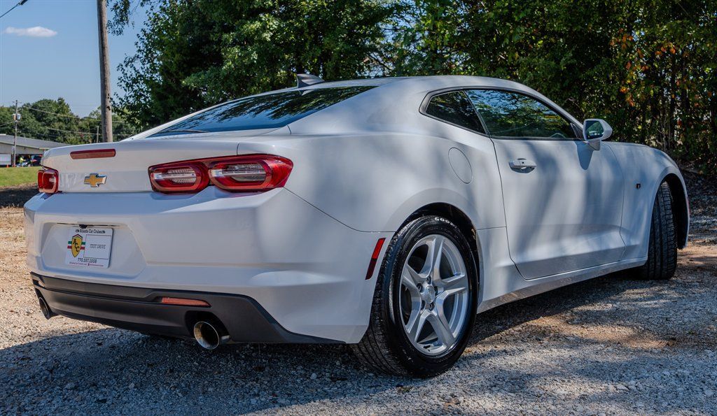 Used 2023 Chevrolet Camaro LT RWD image 5