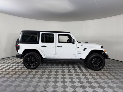 Used 2023 Jeep Wrangler Unlimited Sahara w/ Cold Weather Group AWD/4WD image 6