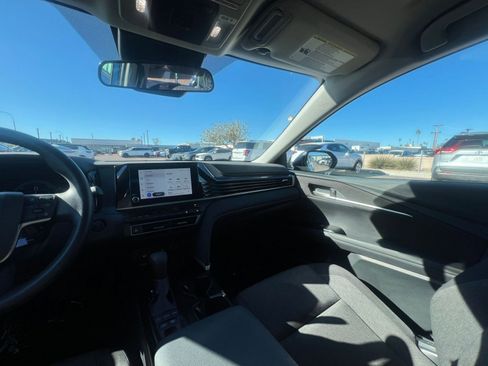 Used 2025 Toyota Camry LE image 35