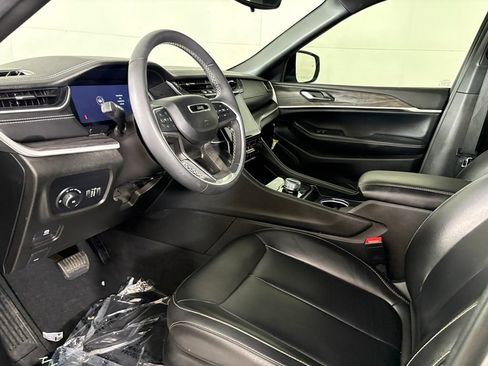 Used 2024 Jeep Grand Cherokee L Limited RWD image 27