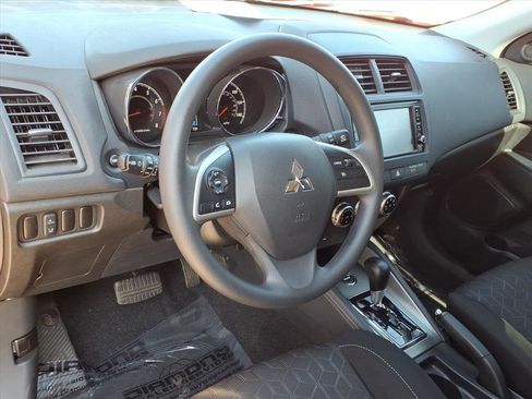 Used 2025 Mitsubishi Outlander Sport AWD image 11