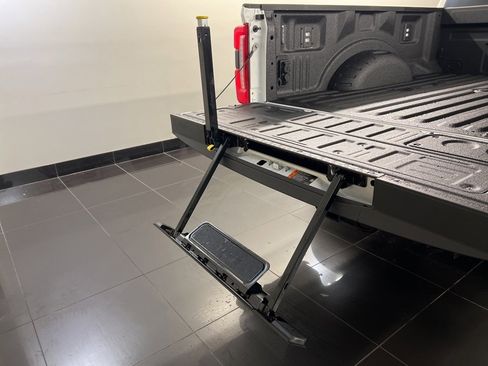 New 2026 Ford F250 Lariat w/ Black Appearance Package image 42