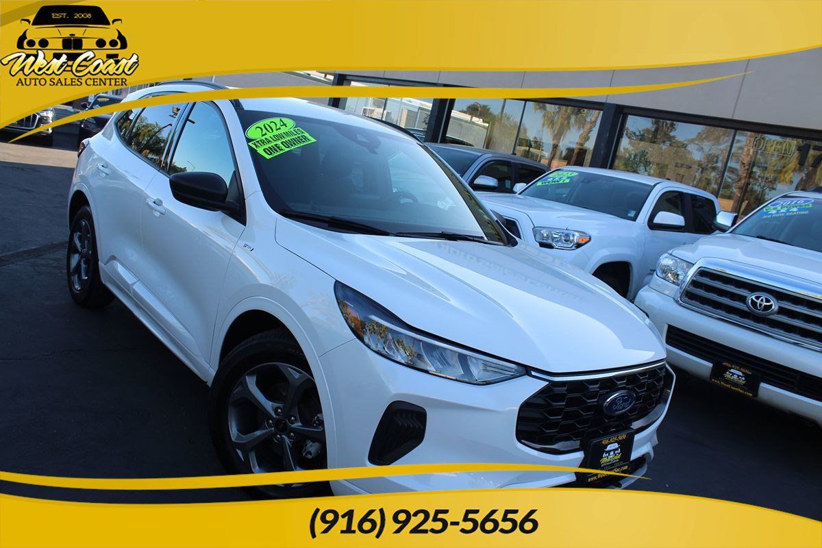 Used 2024 Ford Escape ST-Line w/ Equipment Group 301A FWD image 1
