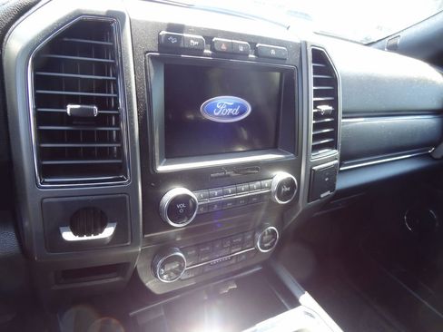 Used 2020 Ford Expedition XLT w/ Equipment Group 202A image 9
