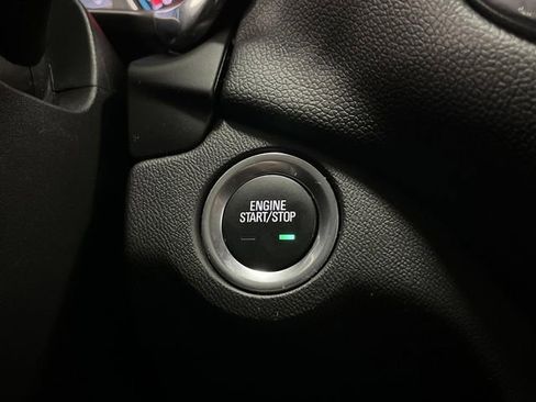 Used 2020 Chevrolet Equinox LT image 22