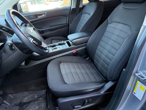 Used 2023 Ford Edge SEL w/ Cold Weather Package image 6
