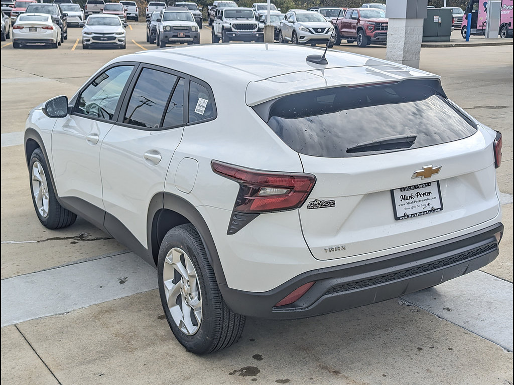 New 2026 Chevrolet Trax LS w/ LS Convenience Package FWD image 8