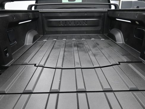 Used 2024 Rivian R1T Adventure image 24