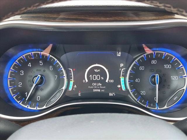 Used 2022 Chrysler Pacifica Limited FWD image 11