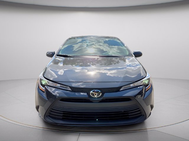 Used 2025 Toyota Corolla LE FWD image 4