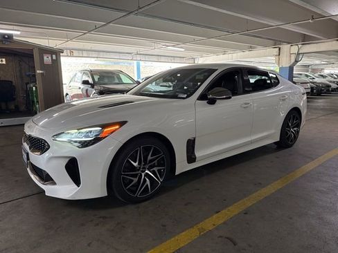 Certified 2022 Kia Stinger GT-Line RWD image 2