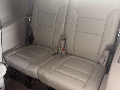 Used 2018 GMC Acadia Denali w/ Technology Package AWD/4WD image 9
