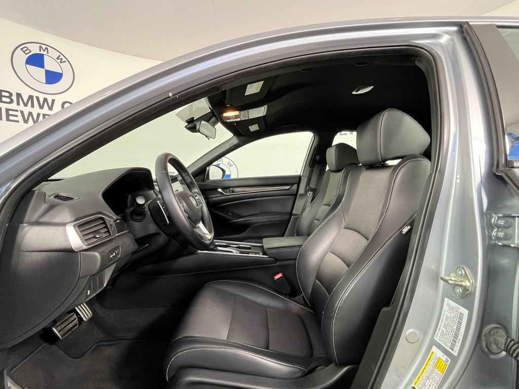 Used 2018 Honda Accord Sport image 14