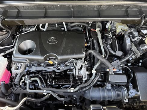 Used 2021 Toyota Highlander Platinum image 18