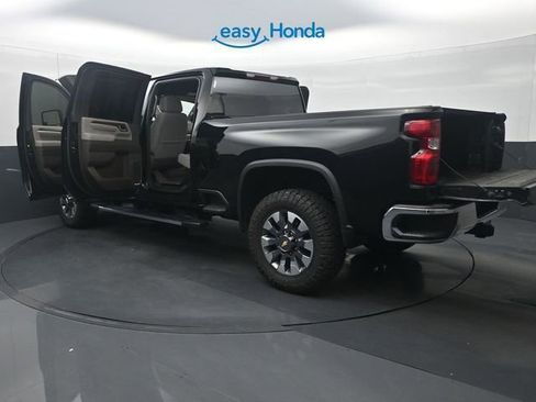 Used 2024 Chevrolet Silverado 2500 LT AWD/4WD image 39