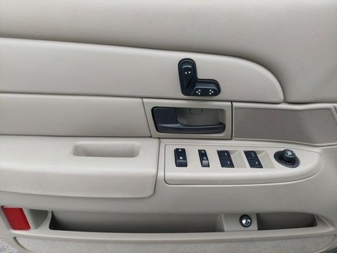 Used 2011 Ford Crown Victoria LX w/ Comfort Appearance Pkg image 19