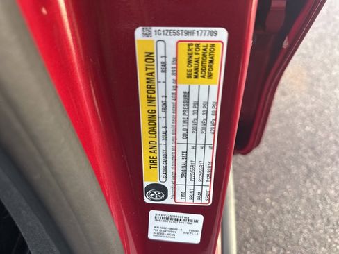 Used 2017 Chevrolet Malibu LT image 13