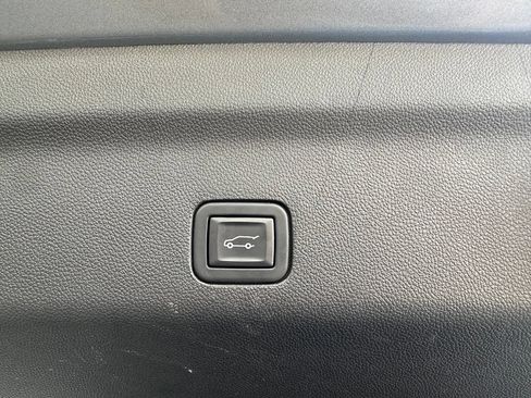 Used 2023 Chevrolet Tahoe High Country AWD/4WD image 36
