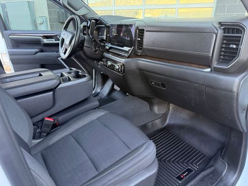 Used 2023 GMC Sierra 1500 SLE image 18