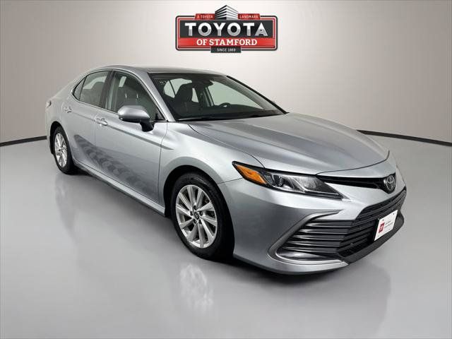 Certified 2022 Toyota Camry LE FWD image 1