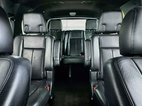 Used 2016 Ford Expedition XLT w/ Equipment Group 202A AWD/4WD image 17