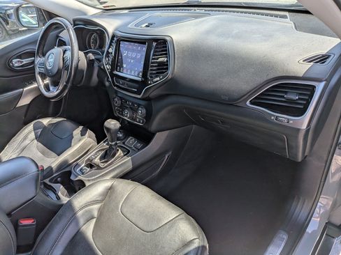 Used 2019 Jeep Cherokee Limited AWD/4WD image 34