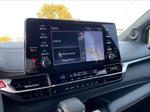 Used 2024 Toyota Sienna XSE image 26